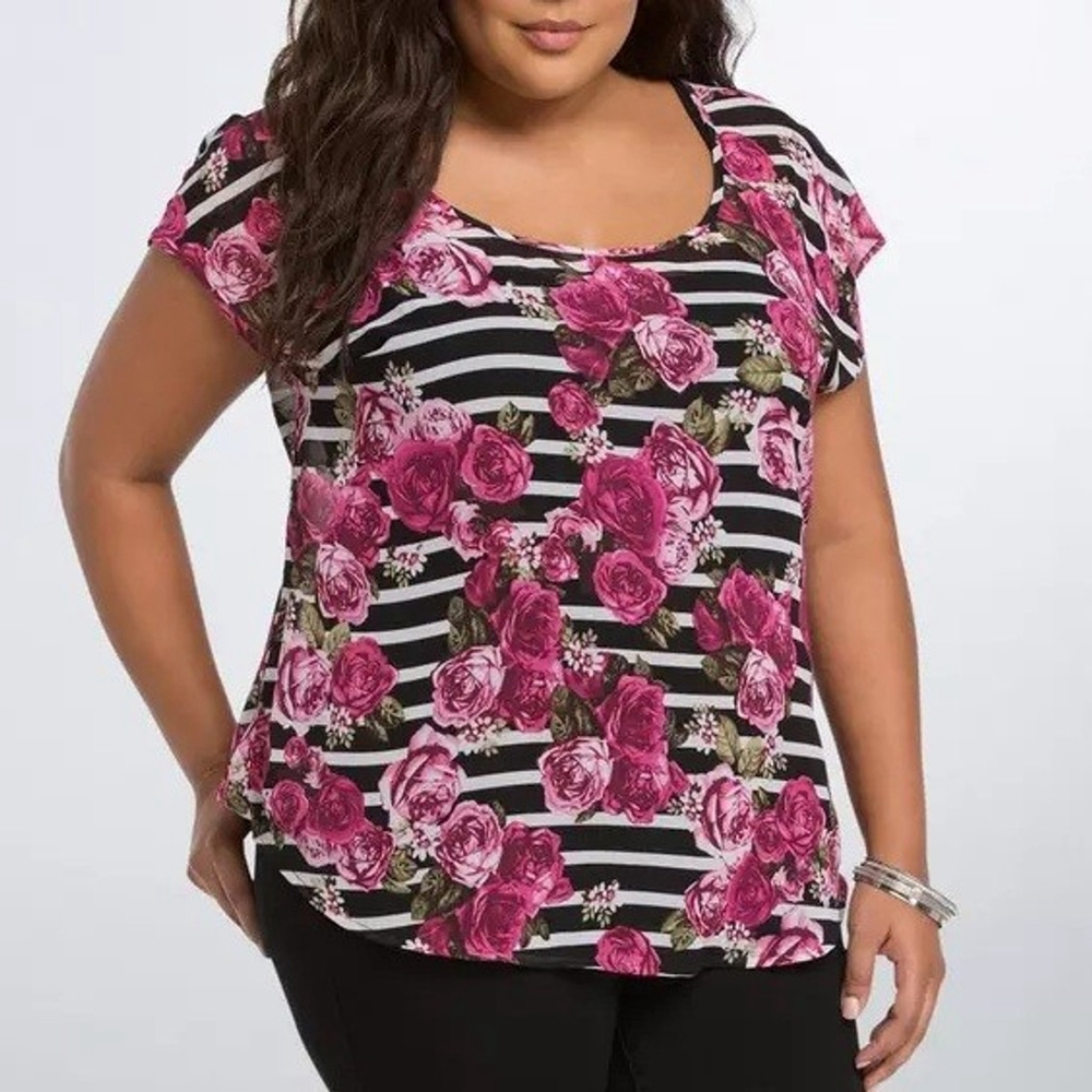 Torrid Womens Rose Button Back Top Size 2X Striped Feminine Grunge Whimsigoth - Picture 2 of 8